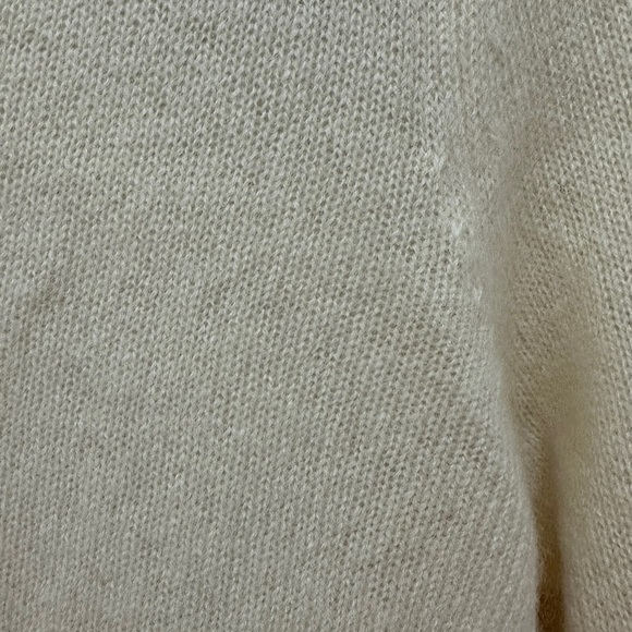 195 Charter Club Luxury | NWT Cream Cashmere V-neck Sweater (size S/M) - Picture 5 of 10